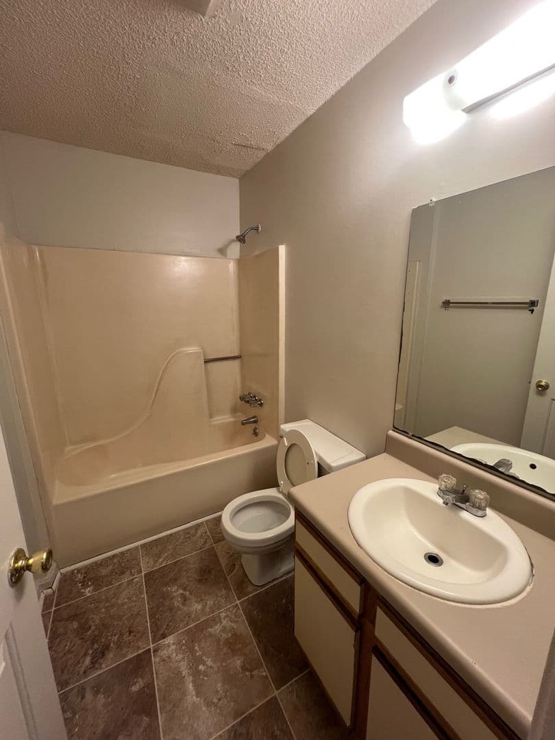 Athens Condo: 394 Oconee Street #17