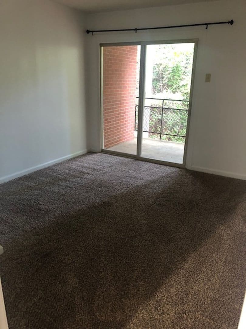 Athens Condo: 250 Little Street D207