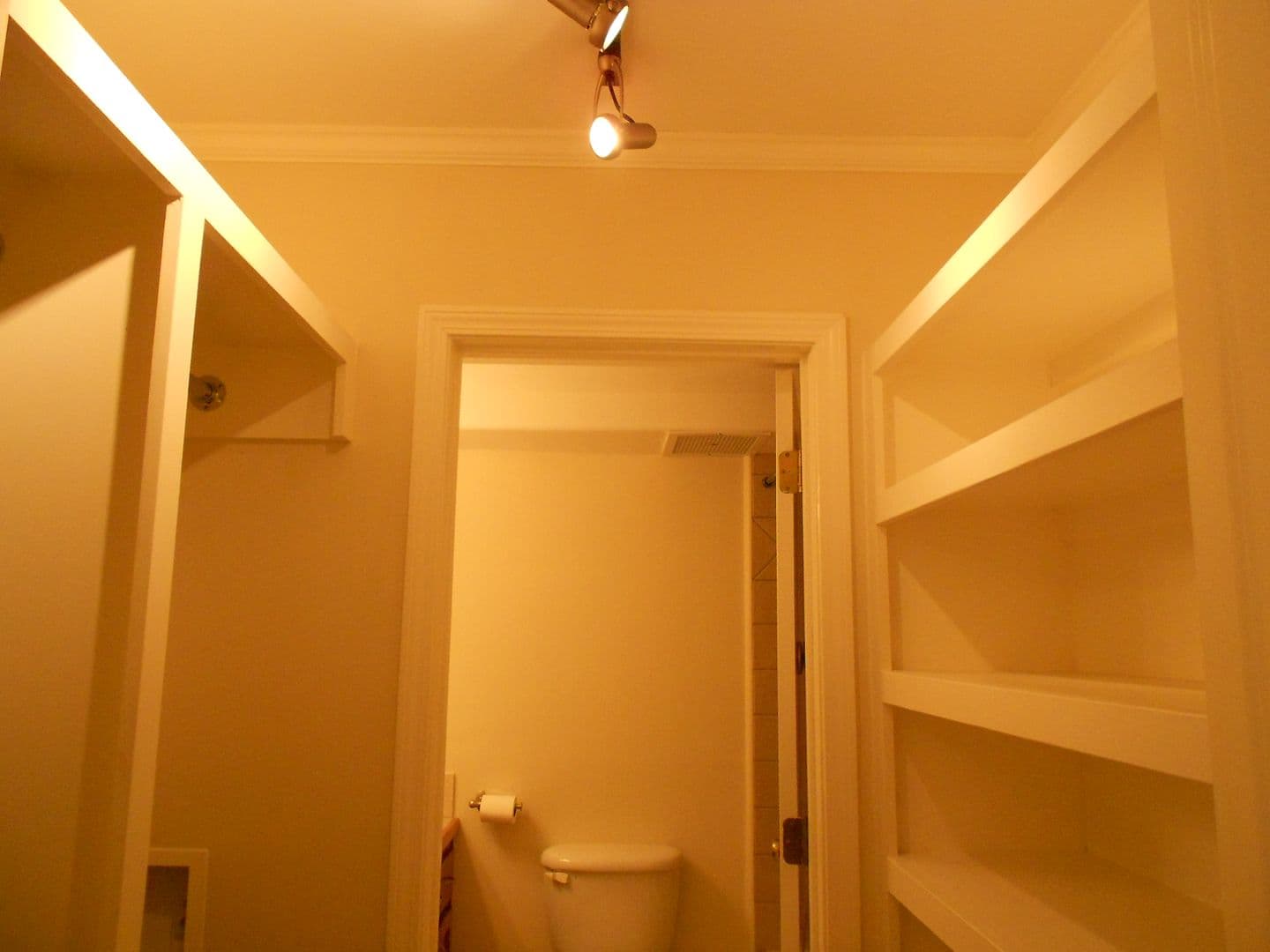 Athens Condo: 655 East Campus Road #22