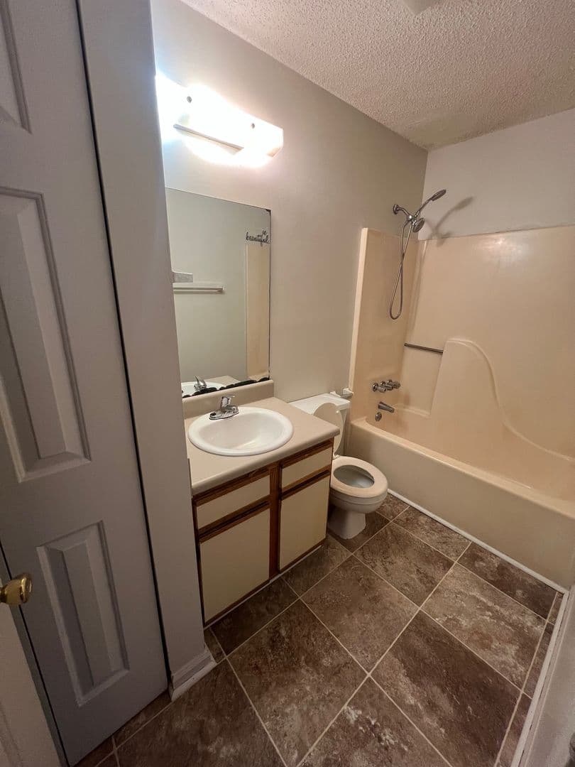 Athens Condo: 394 Oconee Street #17