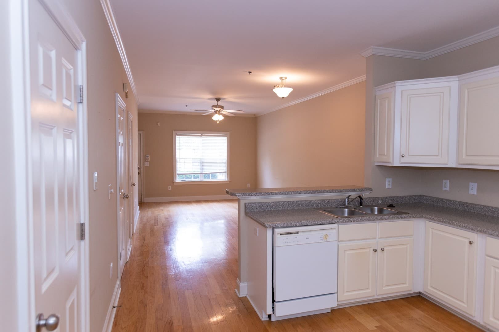 Athens Townhome: 460 Barnett Shoals Rd. Unit B2