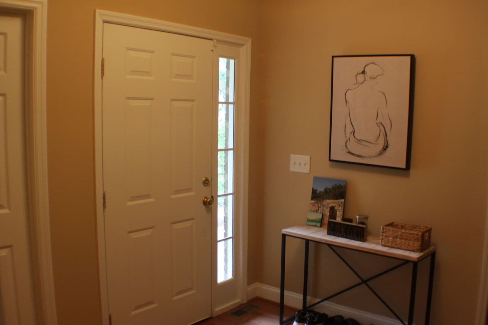 Athens House: 651 Lakeland Way