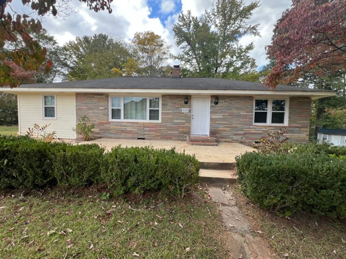 Athens House: 140 Kentucky Circle