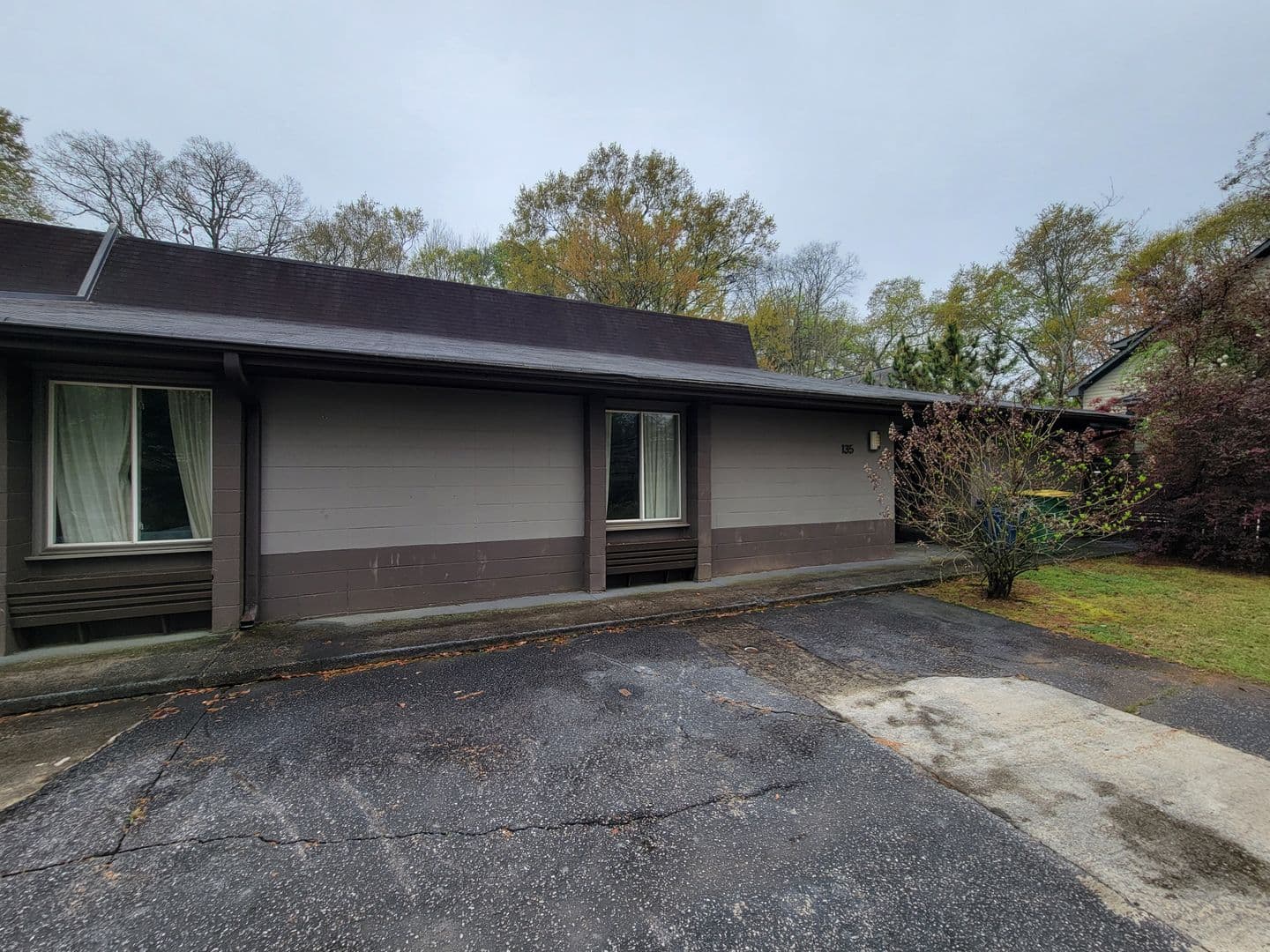Athens House: 135 Boulevard