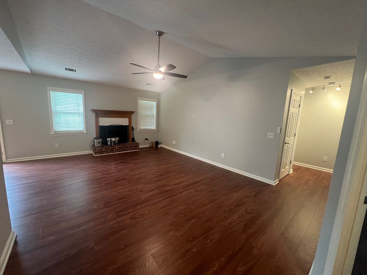 Athens House: 487 Ruth Street