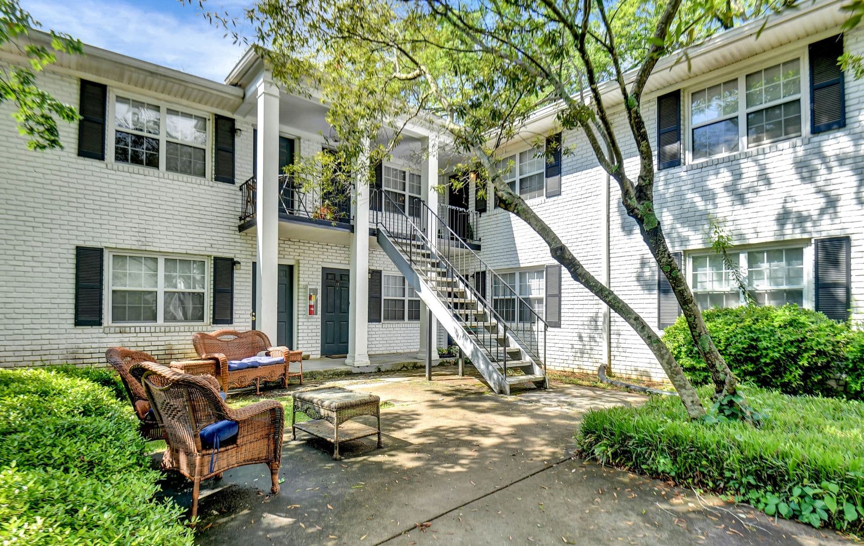 Athens Apartment: 645 Boulevard