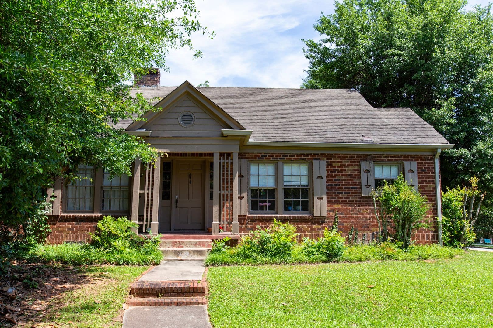 Athens House: 695 King Avenue - Down
