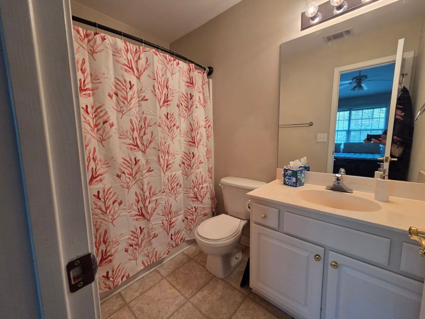 Athens Townhome: 101 Woodlake Drive #406