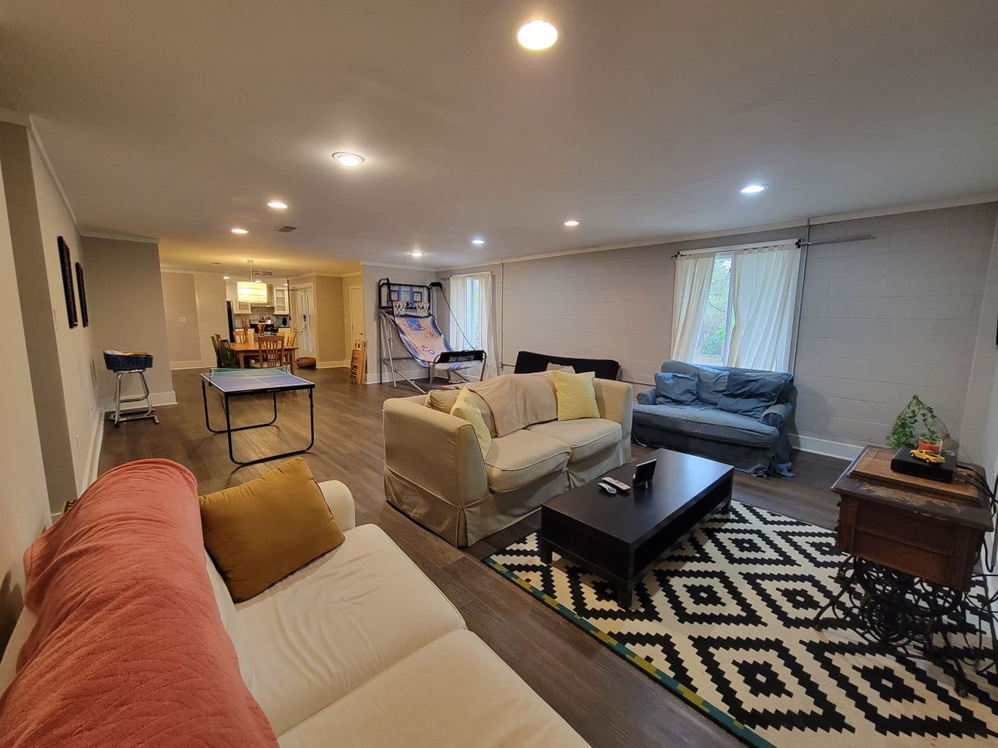 Athens House: 135 Boulevard