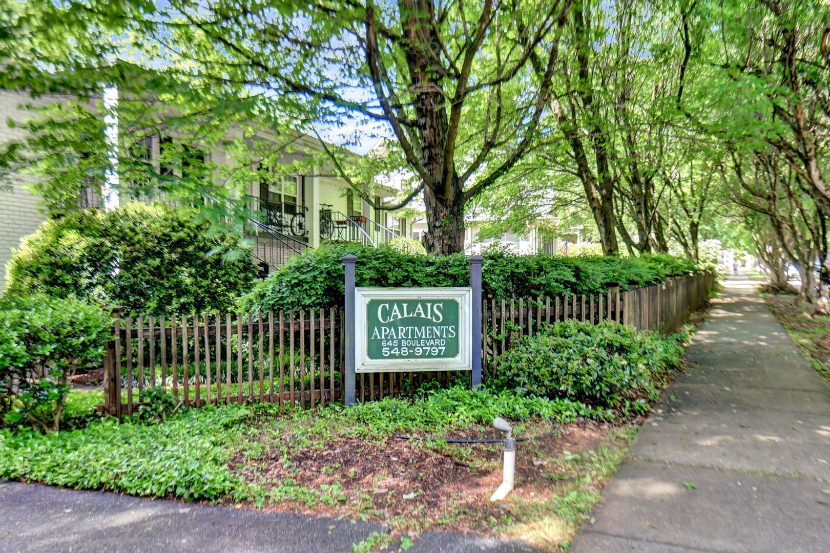Athens Apartment: 645 Boulevard