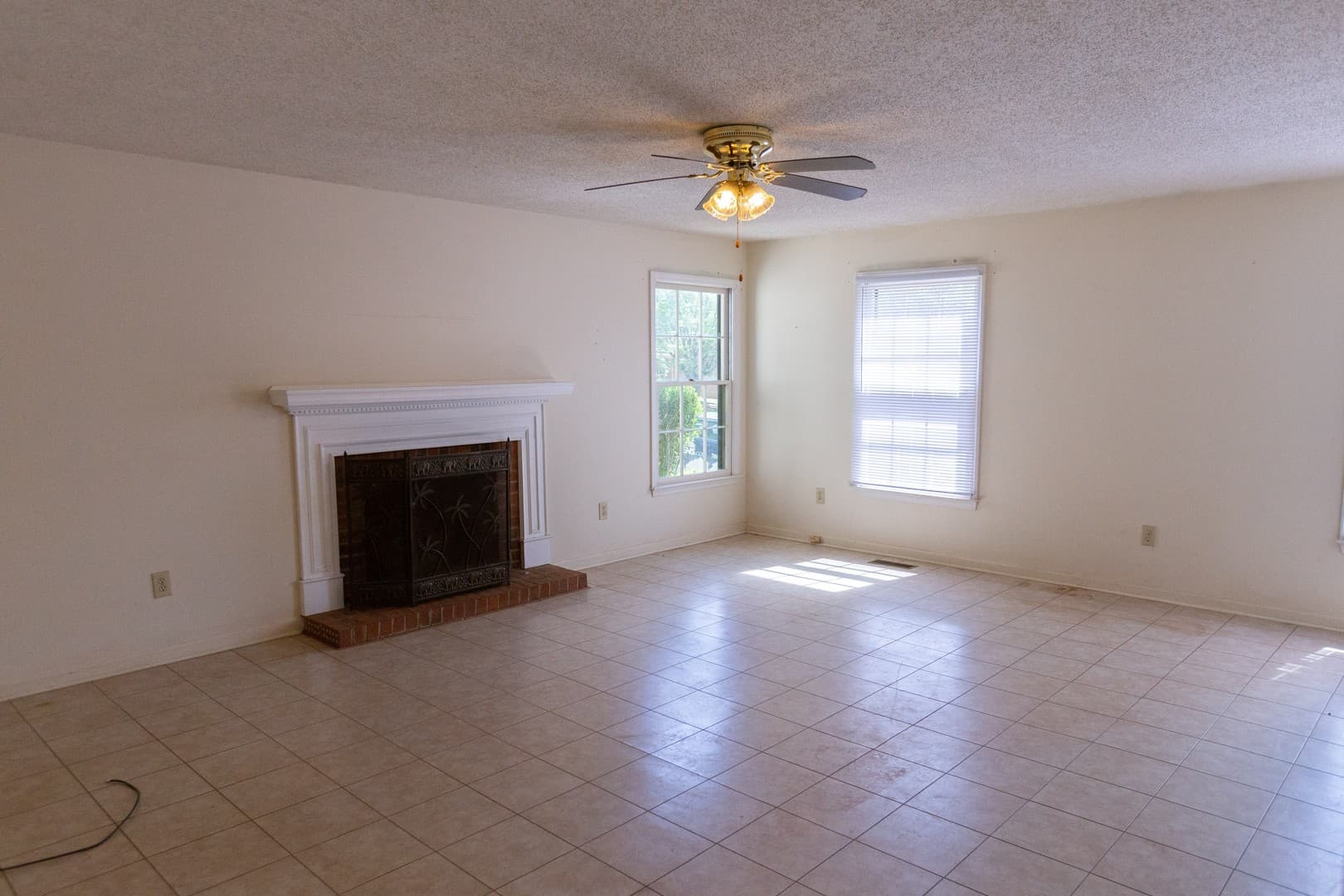 Athens House: 225 Holcomb Dr.