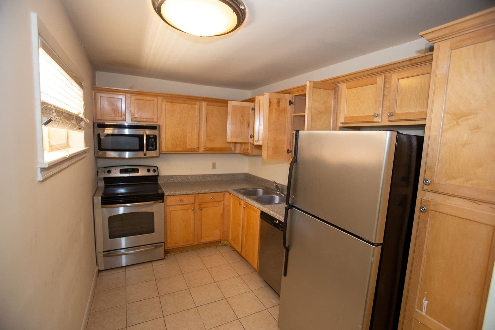Athens Condo: 250 Little Street B202