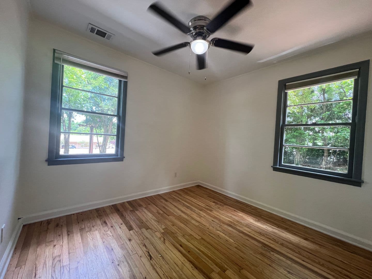 Athens House: 117 Johnson Dr.