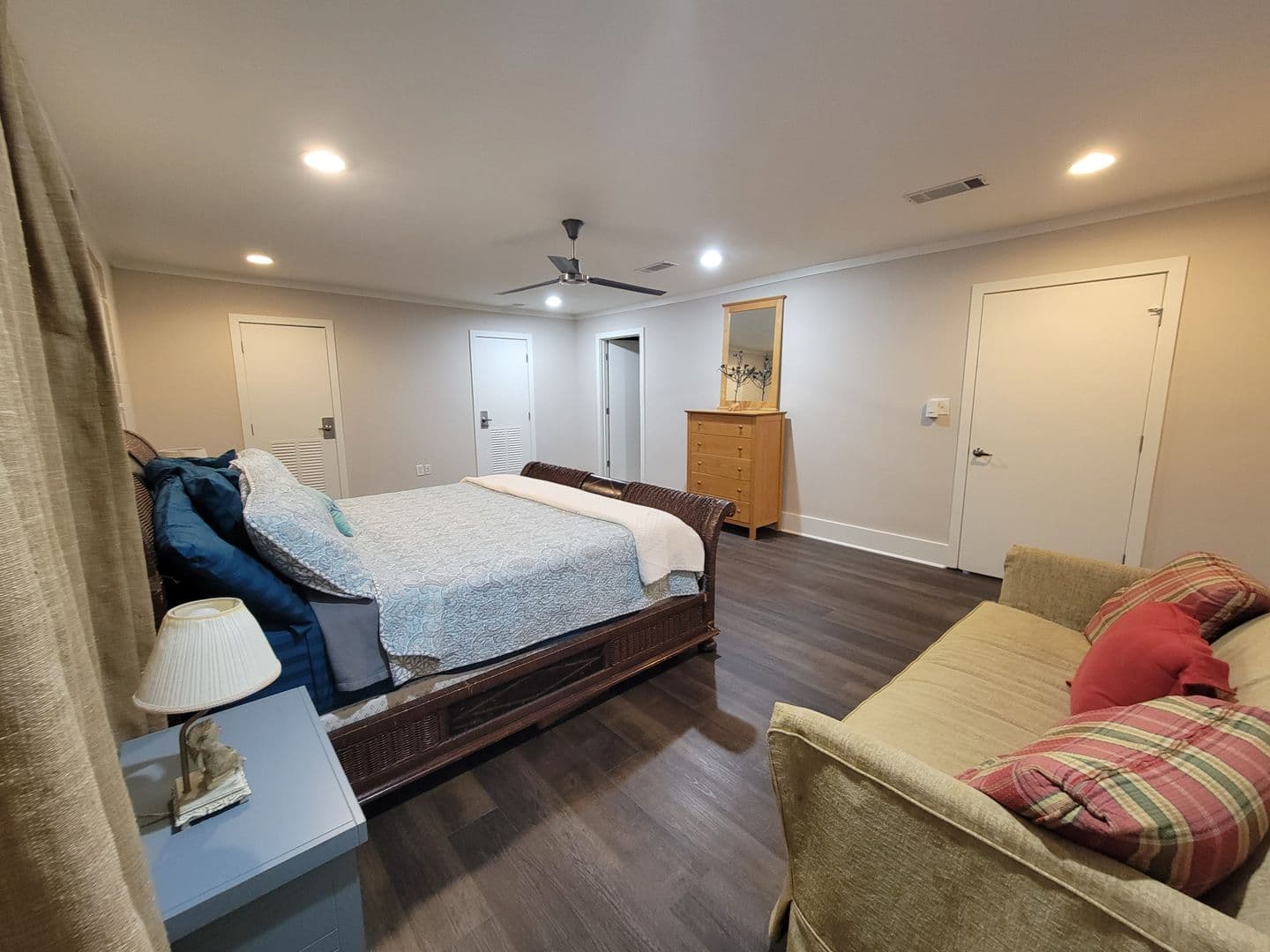 Athens House: 135 Boulevard