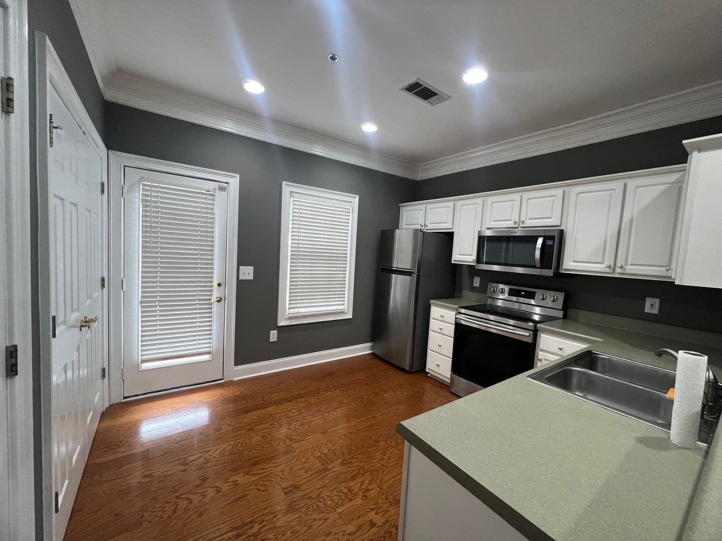 Athens Townhome: 101 Woodlake Drive #102