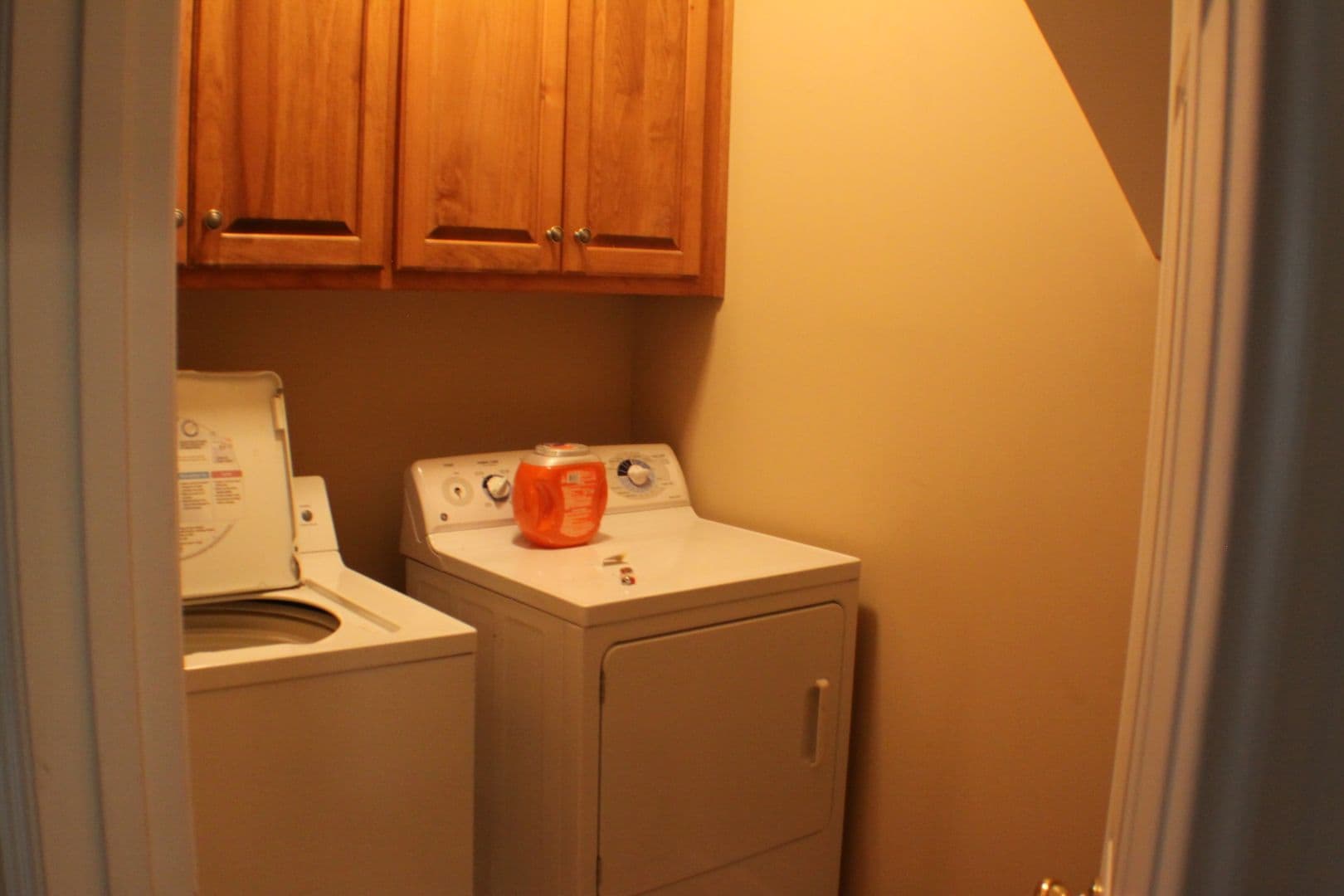 Athens House: 651 Lakeland Way