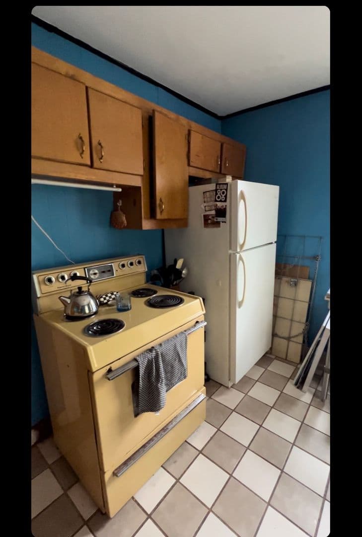 Athens House: 350 Satula Avenue B