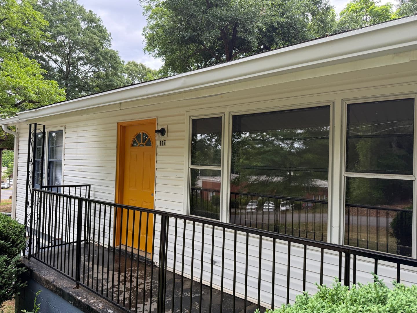 Athens House: 117 Johnson Dr.