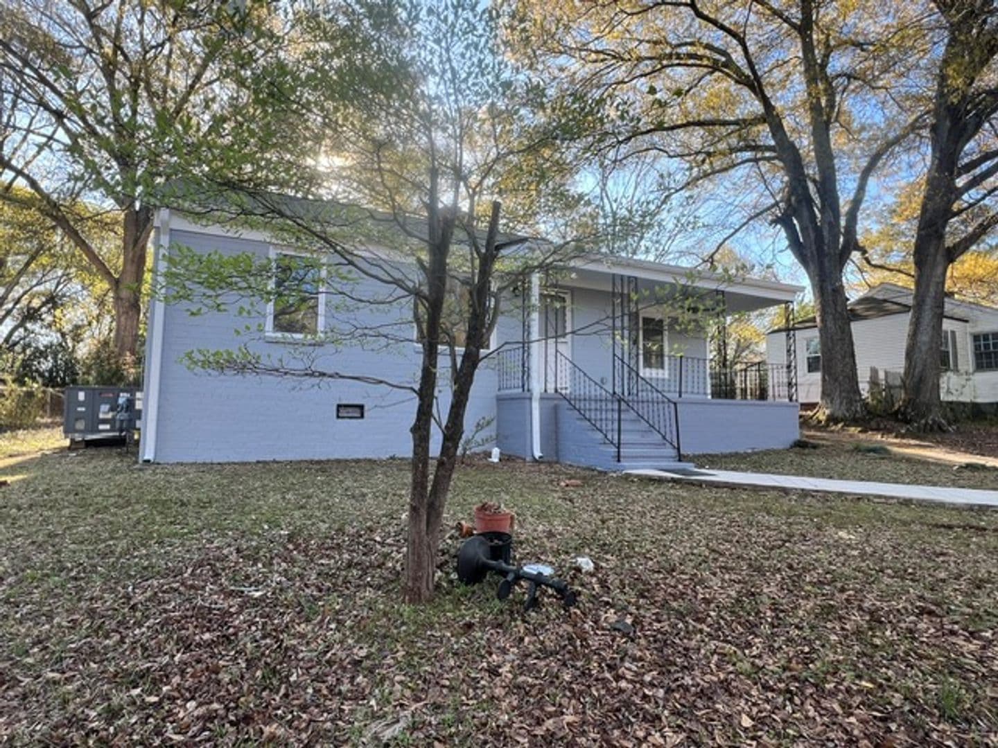 Athens House: 375 Price Ave.