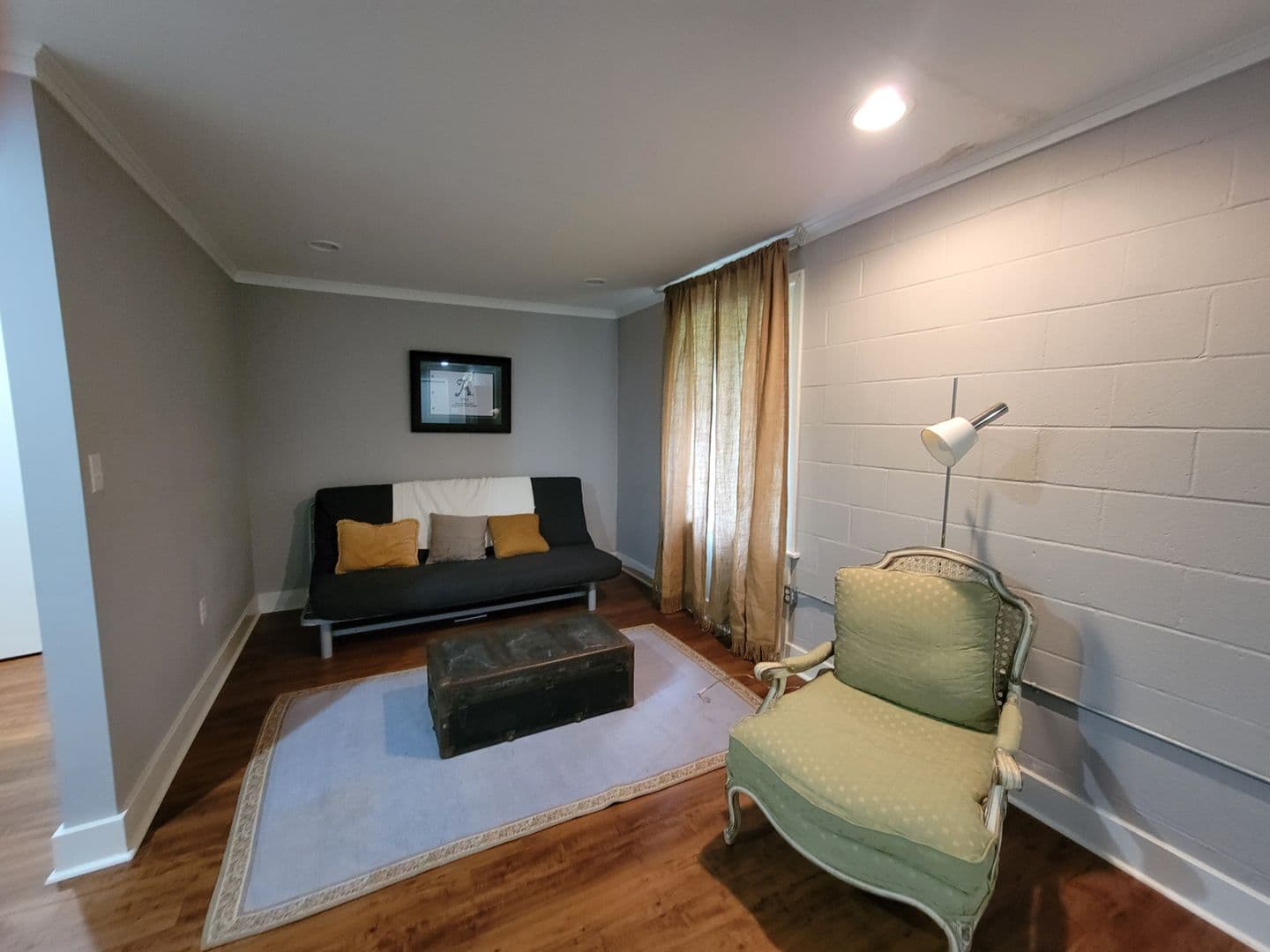 Athens House: 125 Boulevard