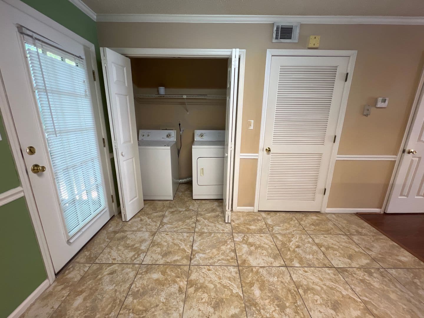 Athens Townhome: 200 East Cloverhurst Street #5