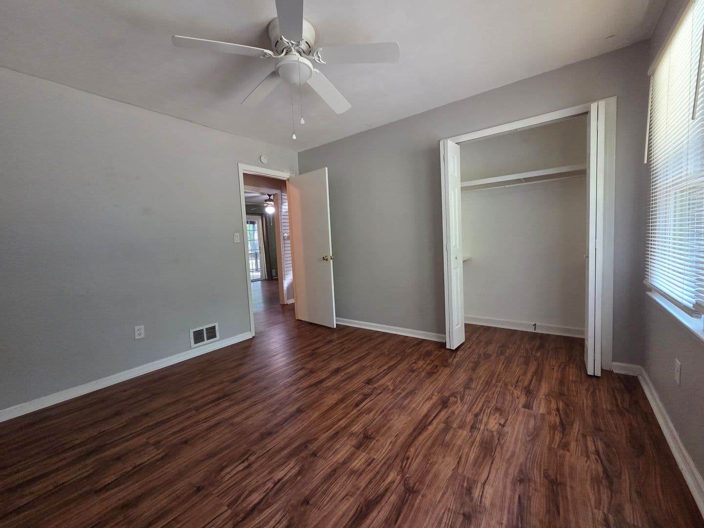 Athens House: 141 College Circle