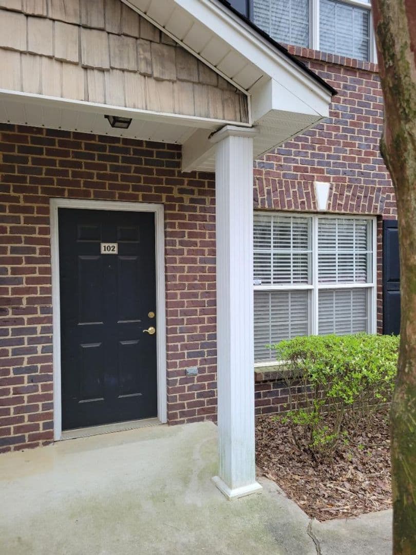 Athens Townhome: 101 Woodlake Drive #102