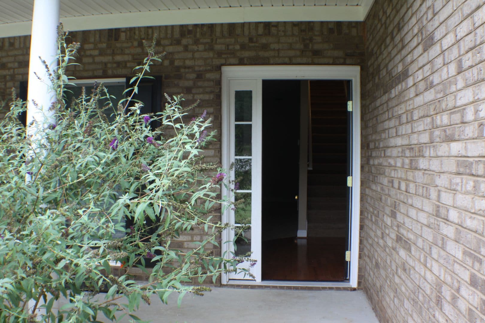 Athens House: 651 Lakeland Way
