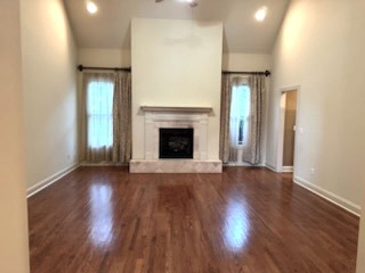 Simpsonville House: 217 Asheton Lakes Way