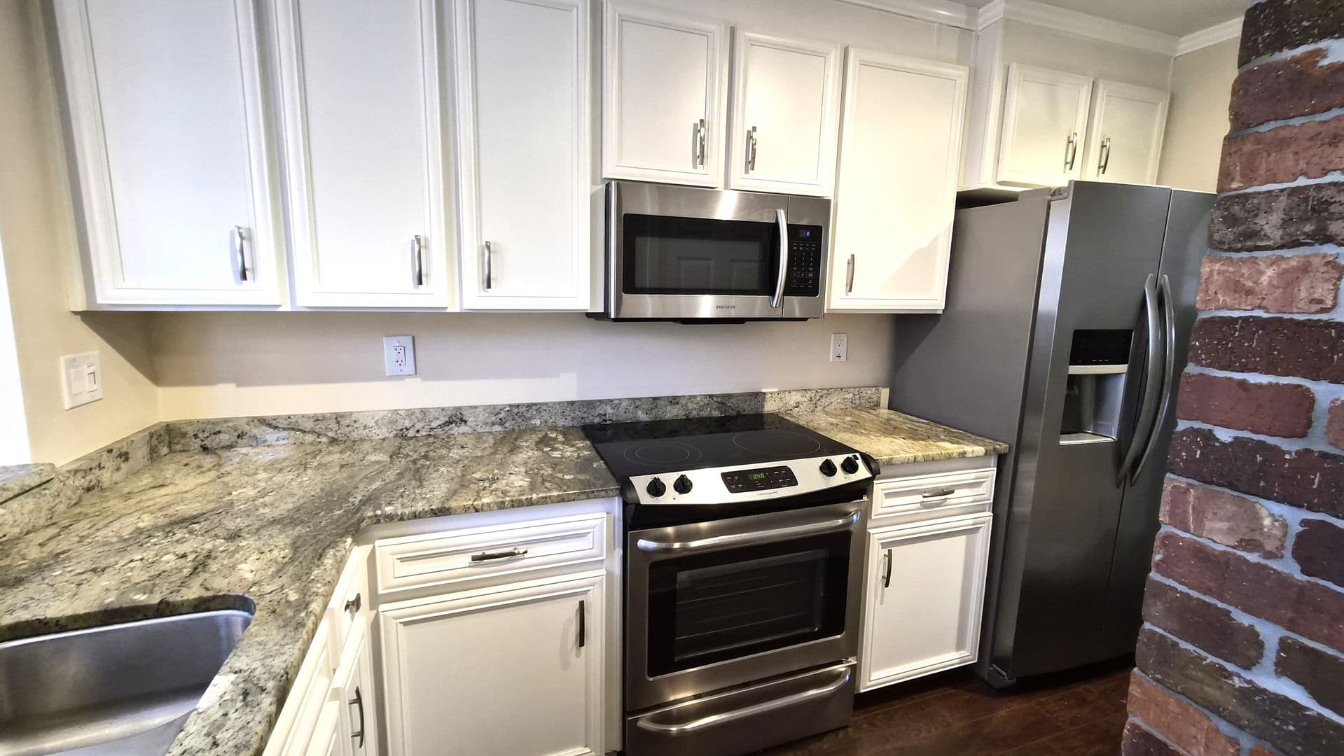 Greenville Townhome: 900 N Main St Unit 19