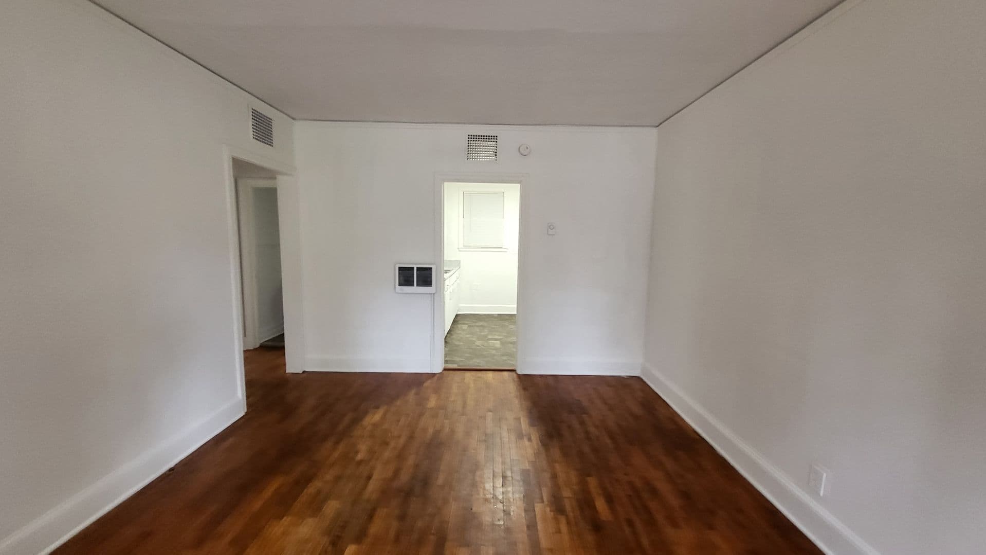 Sumter House: 1 Woodlawn Ct