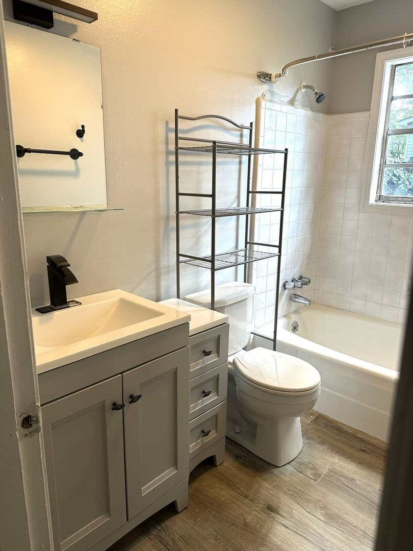 Mauldin House: 116 Hyde Circle Unit A