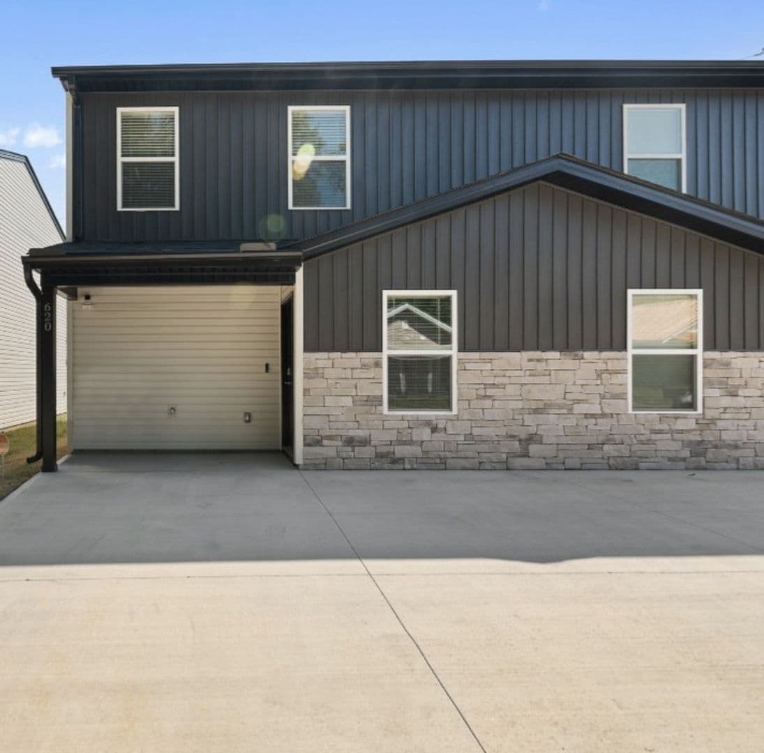 Woodruff Townhome: 620 Buncombe Street