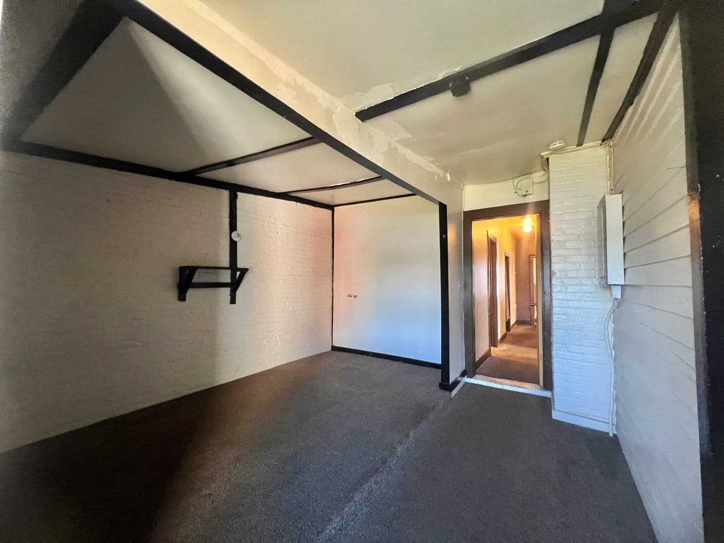 Clinton Apartment: 92 Main Avenue