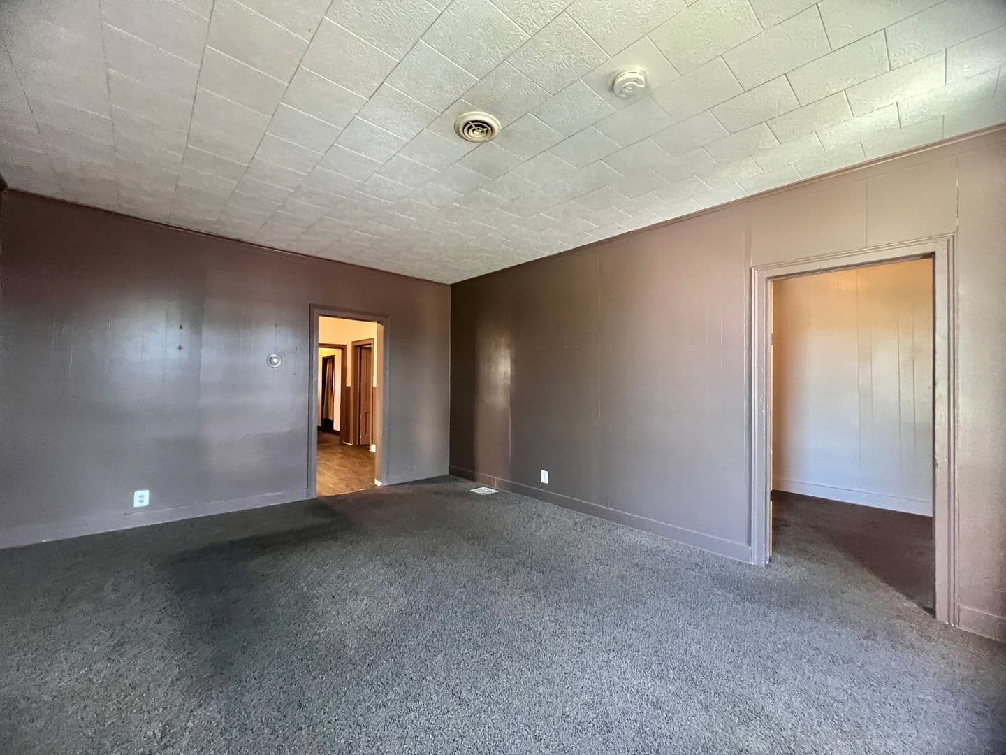 Clinton Apartment: 92 Main Avenue