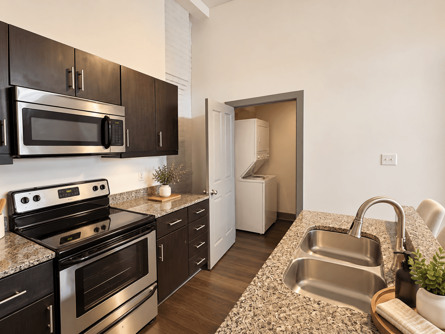 Richmond Apartment: 1100 Hull Street