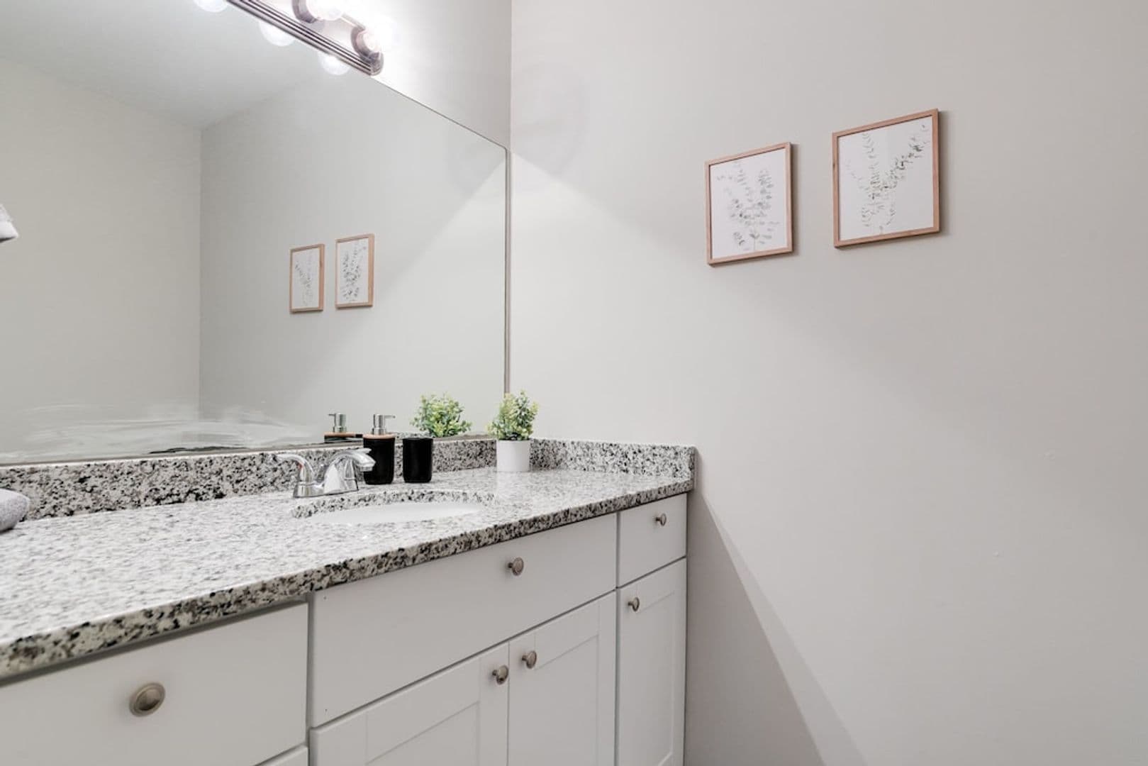 Fredericksburg Apartment: 710 Princess Anne Street