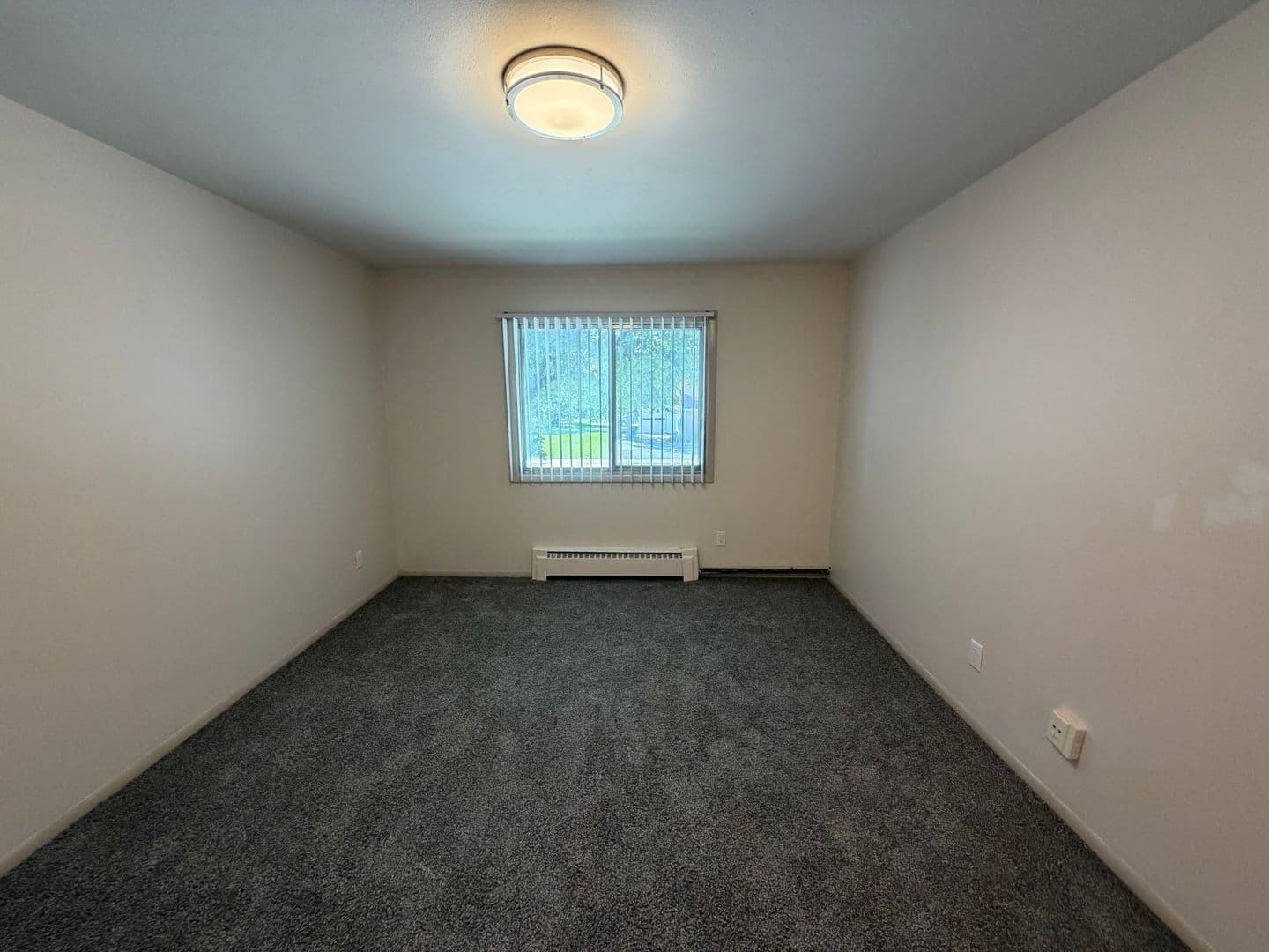 Green Bay Apartment: 1686 Shawano Ave