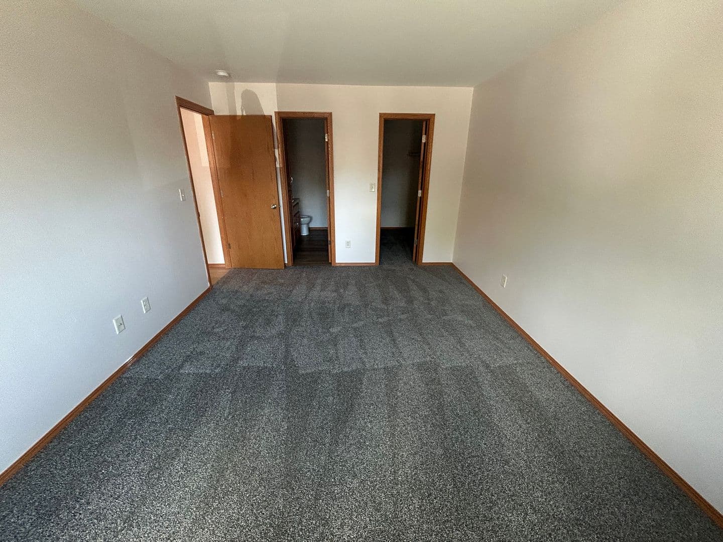 Menasha Apartment: 992 Third Street