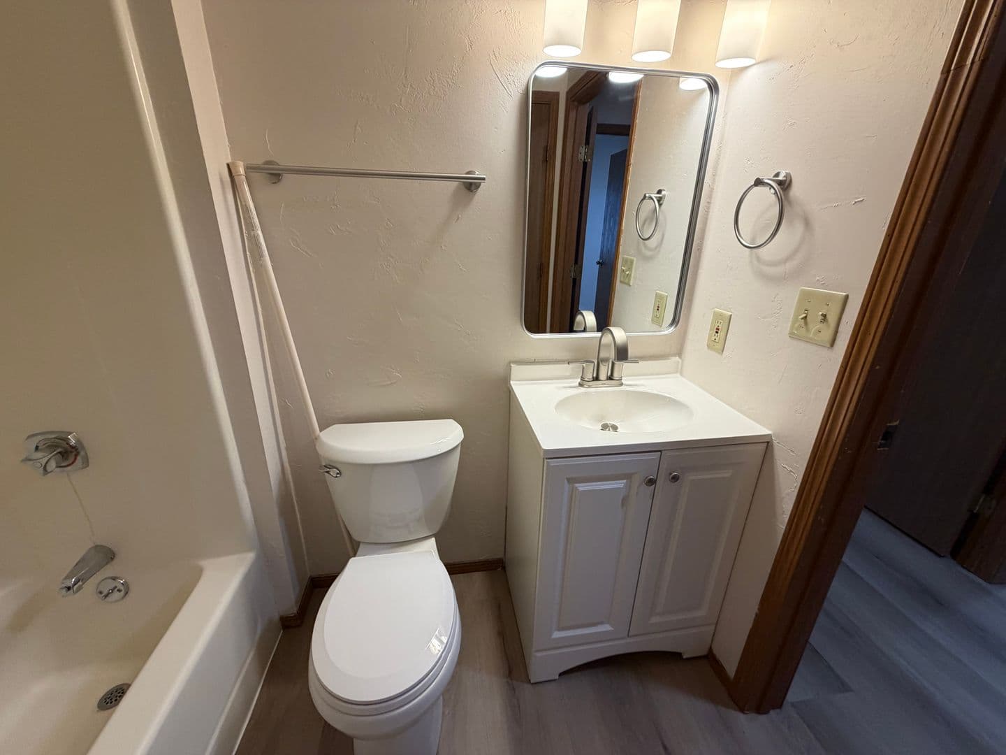 Green Bay Apartment: 2677 Humboldt Rd
