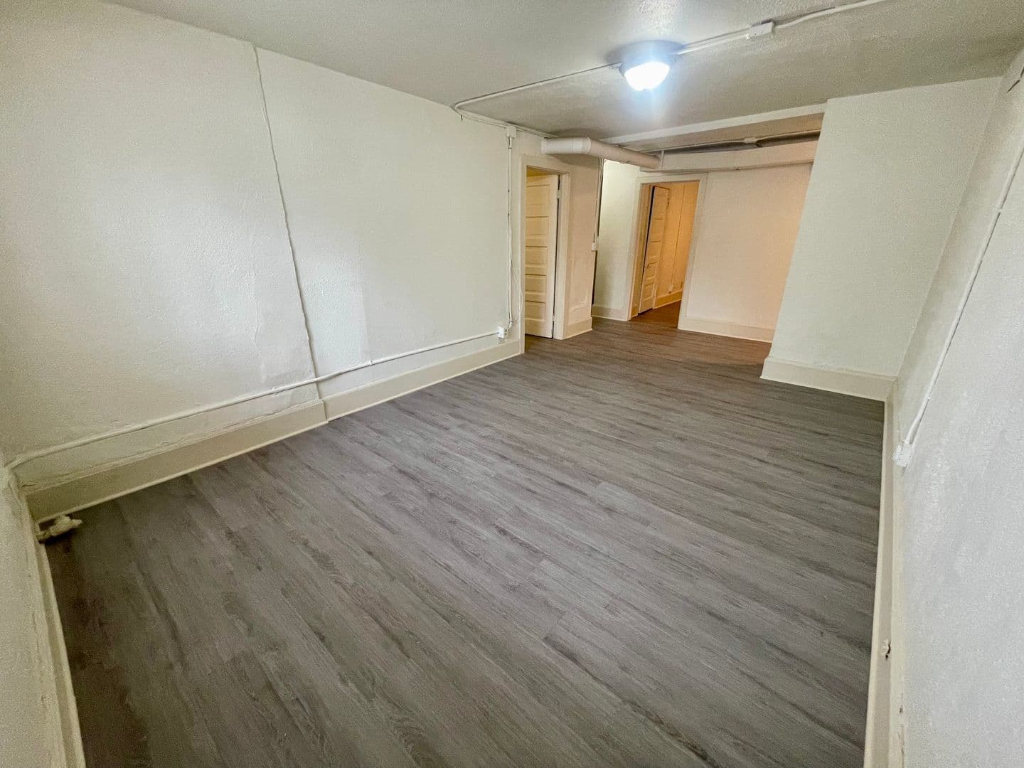 Milwaukee Apartment: 2320 E Belleview Pl.