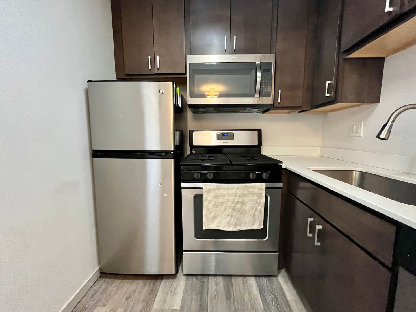 Milwaukee Apartment: 2867 S. Kinnickinnic Ave.