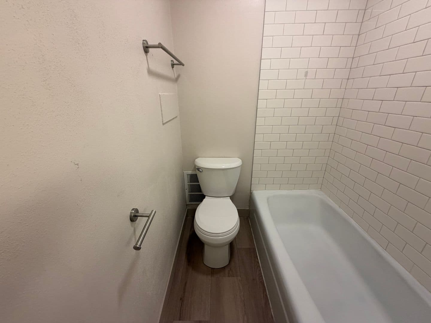 Green Bay Apartment: 1694 Shawano Ave