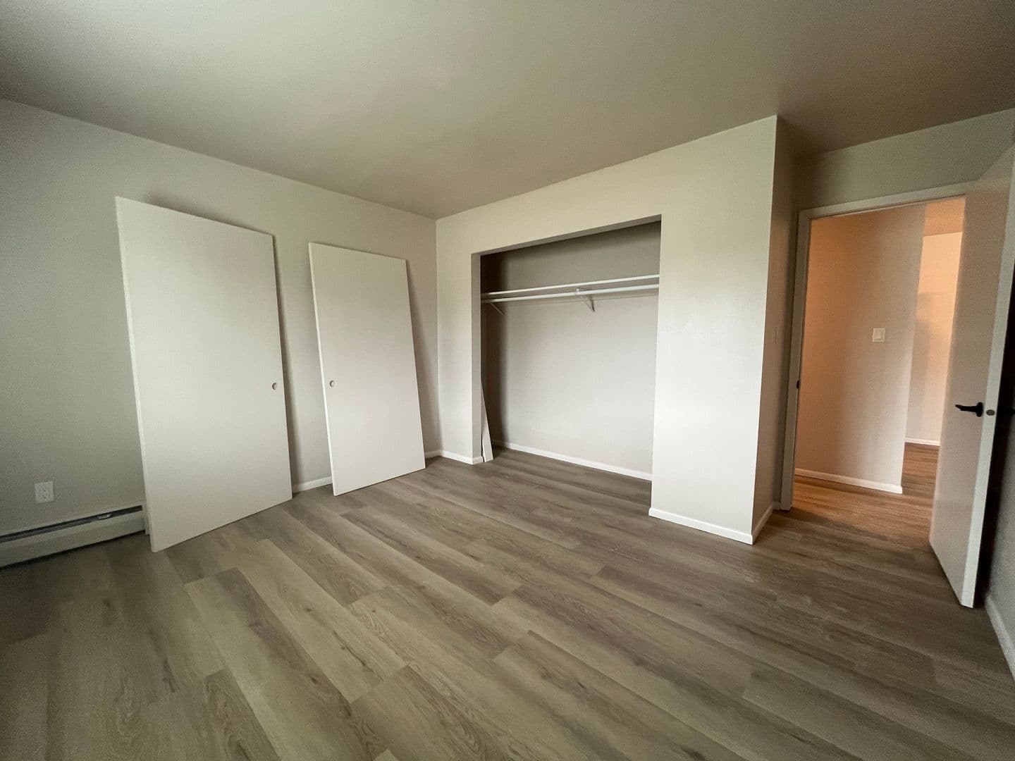 Milwaukee Apartment: 4246 S 60th St