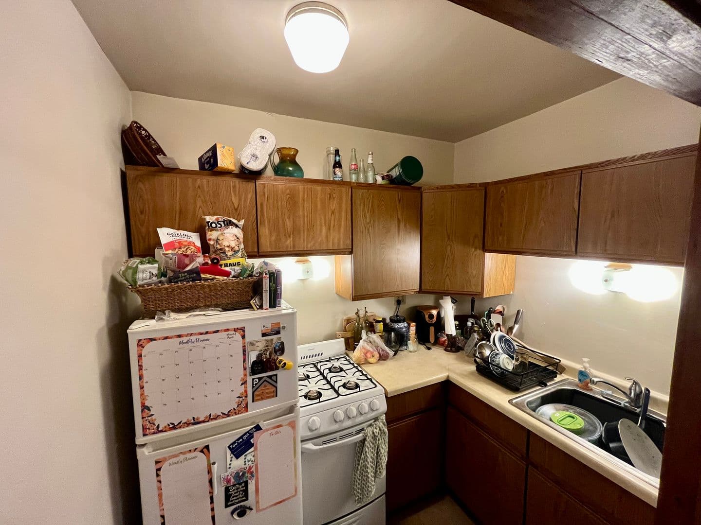 Shorewood Apartment: 4474 N Oakland Ave