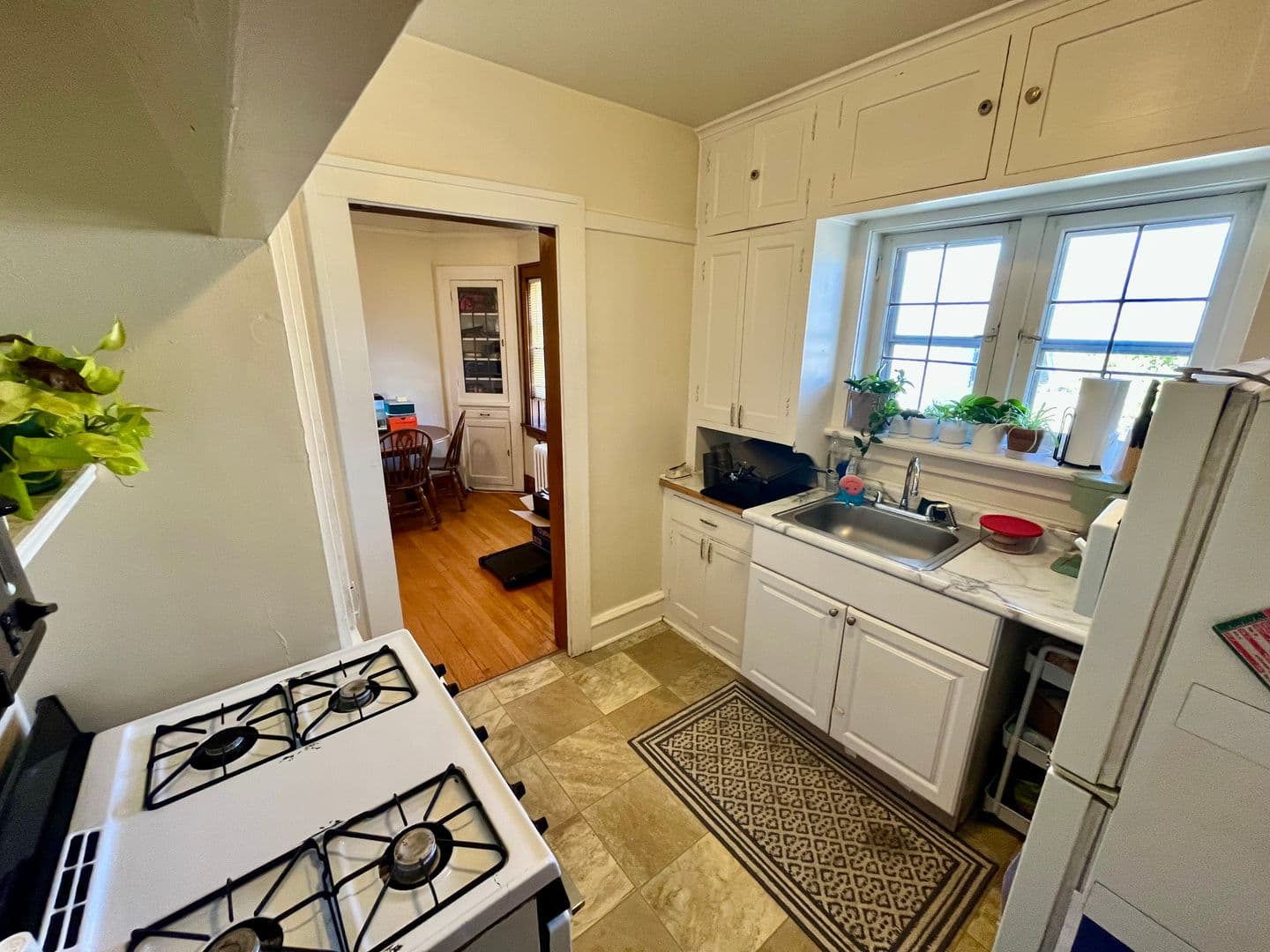 Shorewood Apartment: 1800-1808 E Olive St