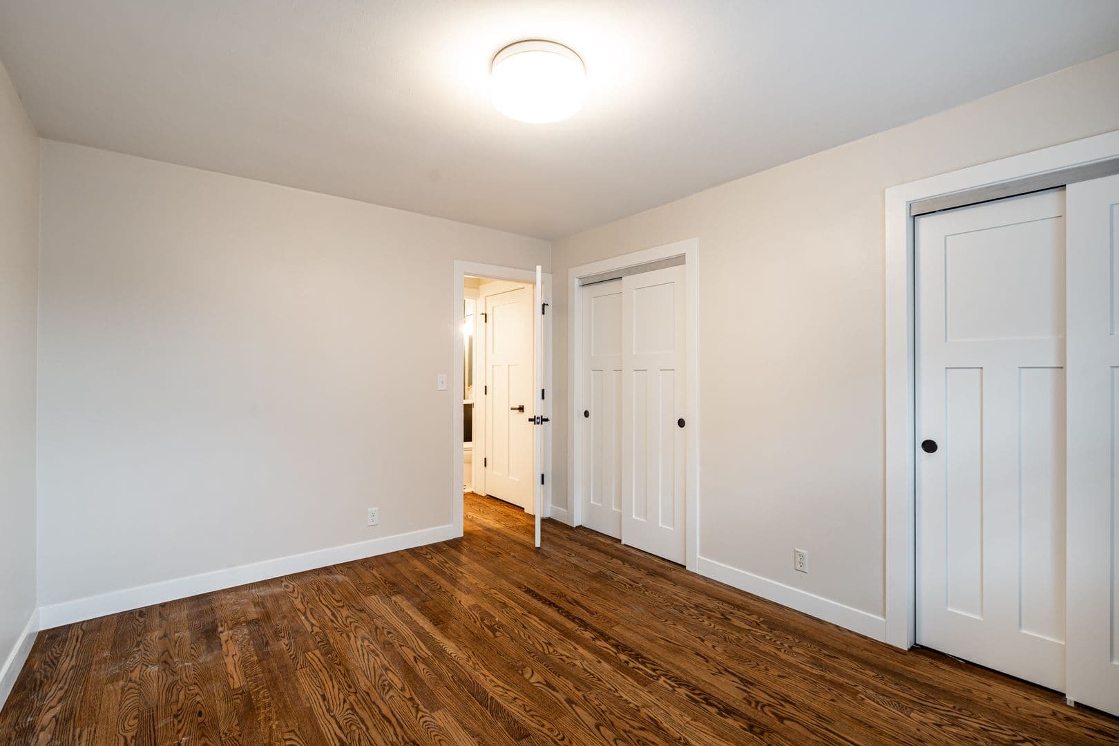 Milwaukee Apartment: 2600 E Kenwood Blvd