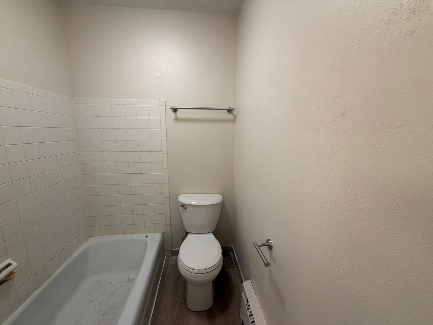 Green Bay Apartment: 1686 Shawano Ave
