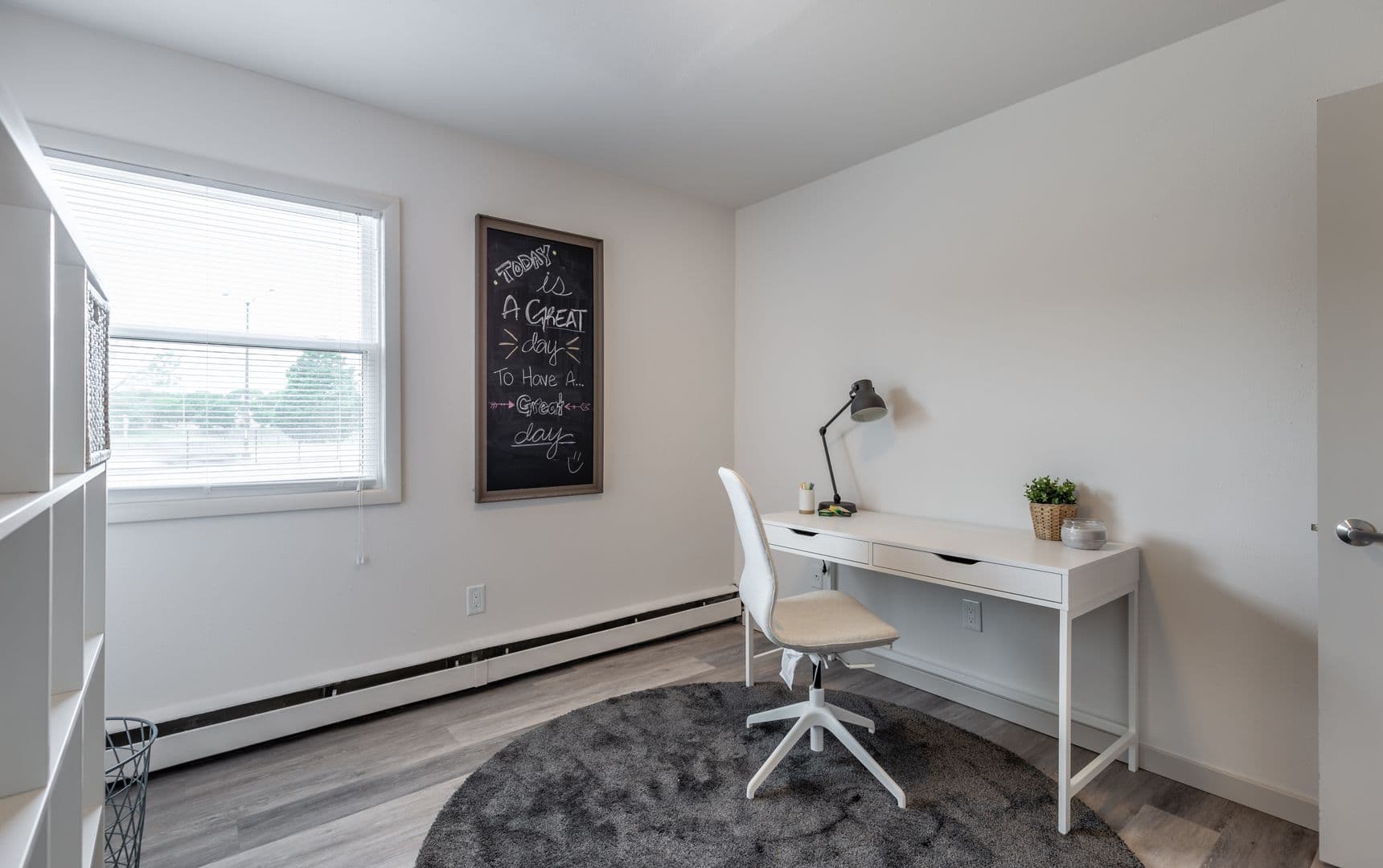Milwaukee Apartment: 2867 S. Kinnickinnic Ave.