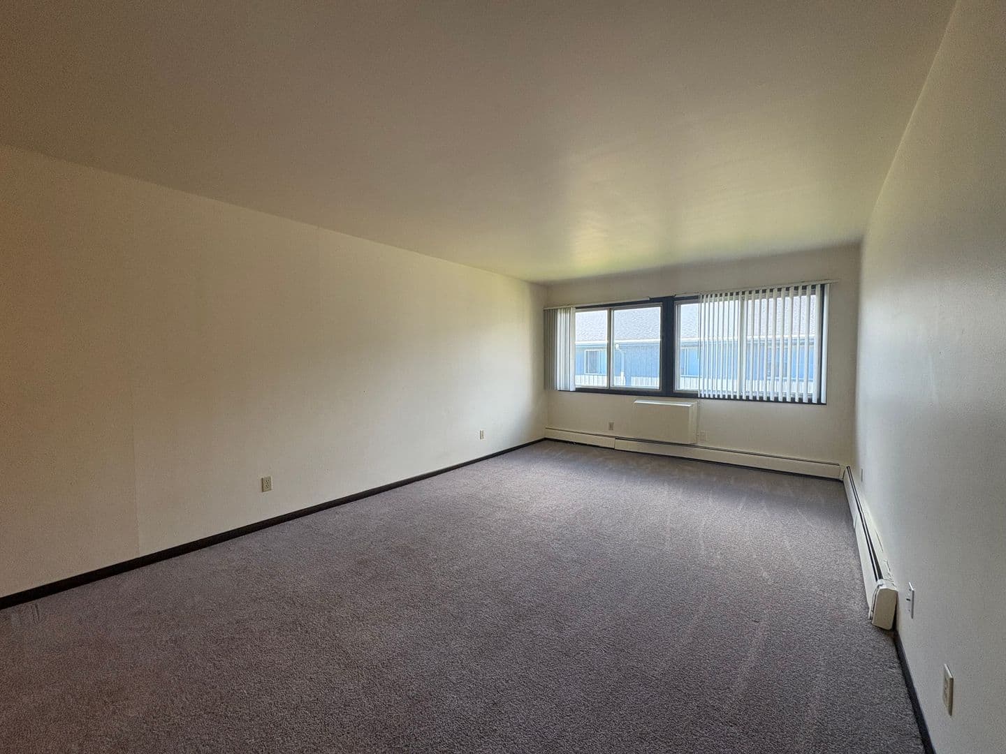 Green Bay Apartment: 1680 Shawano Ave